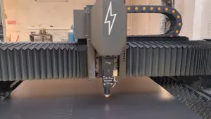 رأس قطع فايبر ليزر طرازGS03C  بتركيز تلقائي لقطع صفائح معدنية بسماكة 1 مم