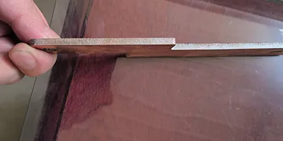 قطع المعادن ذات السطح العاكس