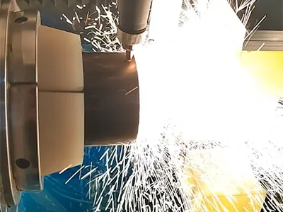 رأس قطع بالفايبر ليزر بقدرة 6/ 8 كيلو وات - تركيز يدوي