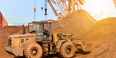 المعدات الثقيلة ومعدات الإنشاءات
